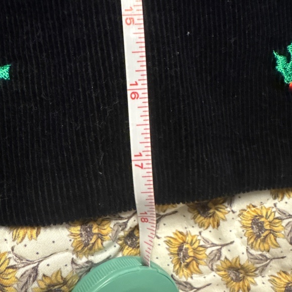 Castaway Christmas skirt - Picture 4 of 6